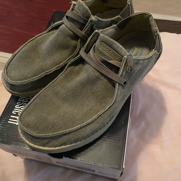 GUC only worn few times before growth spurt. Size 8 - Picture 2 of 3